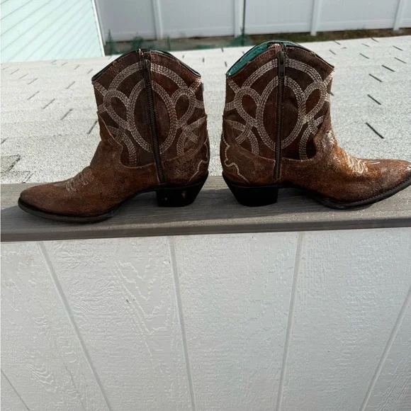 Corral Ladies Cognac Embroidery Studs Ankle Boots C3865 - Picture 2 of 8